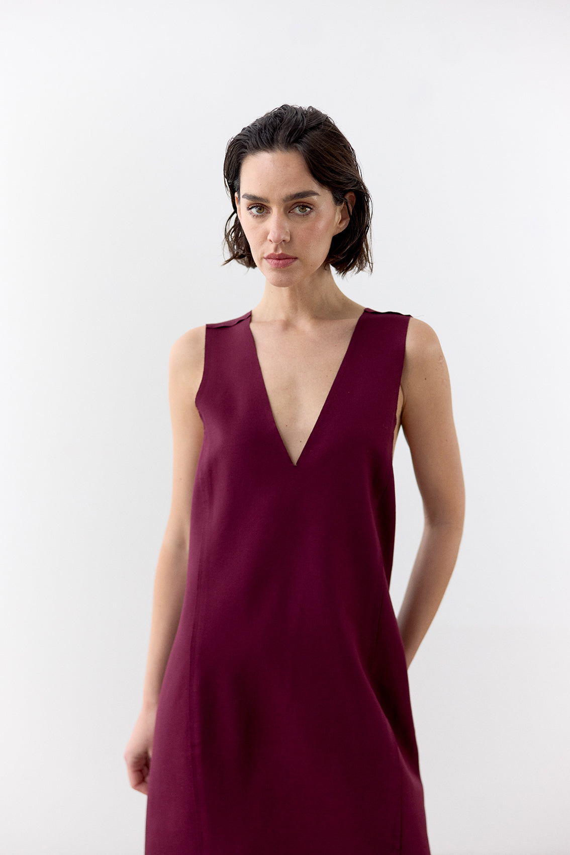 Vestido Escote V Punto Roma Corto - Vino