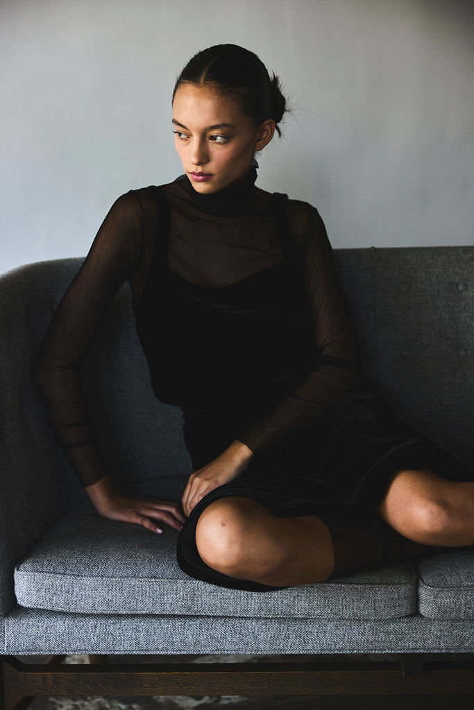 Sheer Knit Silk Turtleneck Top - Ónix