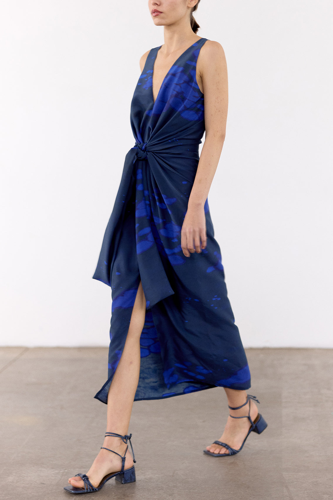 Vestido Anudado Print Clorado Seda - Cobalto