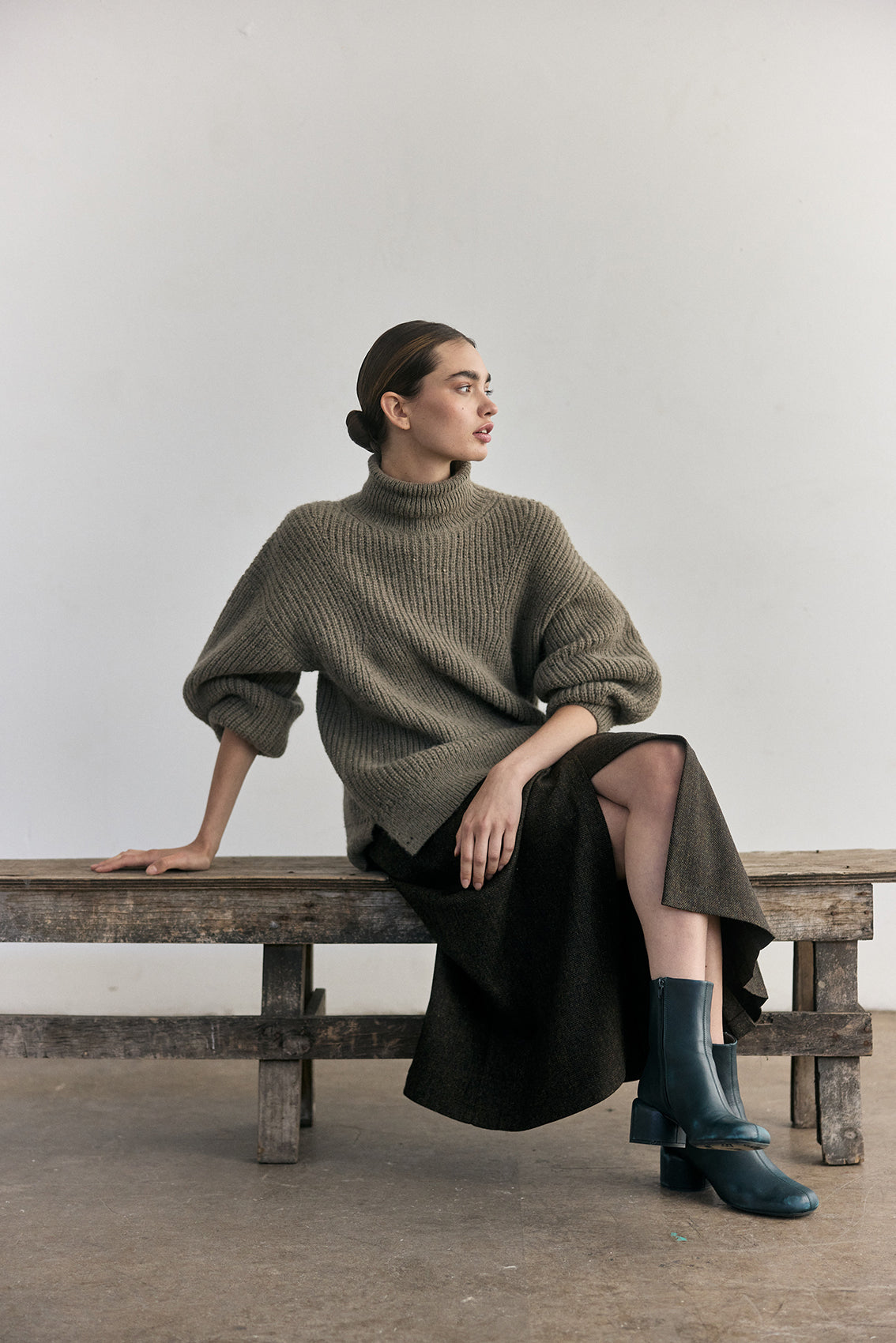 Kilted Wool Long Skirt - Pepper