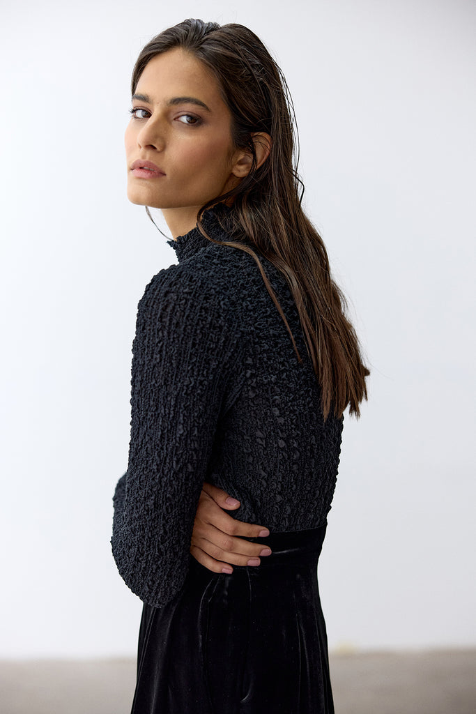 Crinkle Texture Turtleneck Top Silk - Ónix