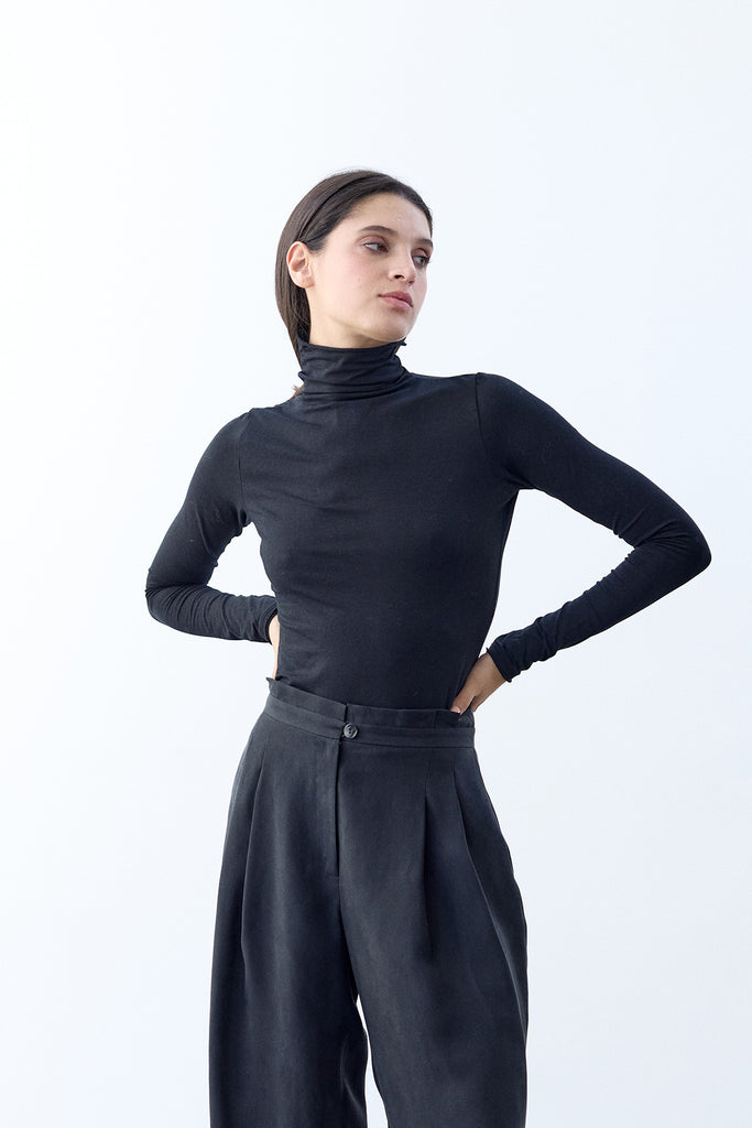 Essential Turtleneck Top Organic Pima Cotton - Ónix