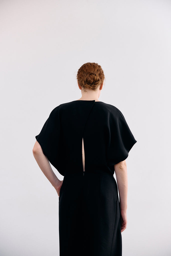 Center Pleat Dress - Ónix
