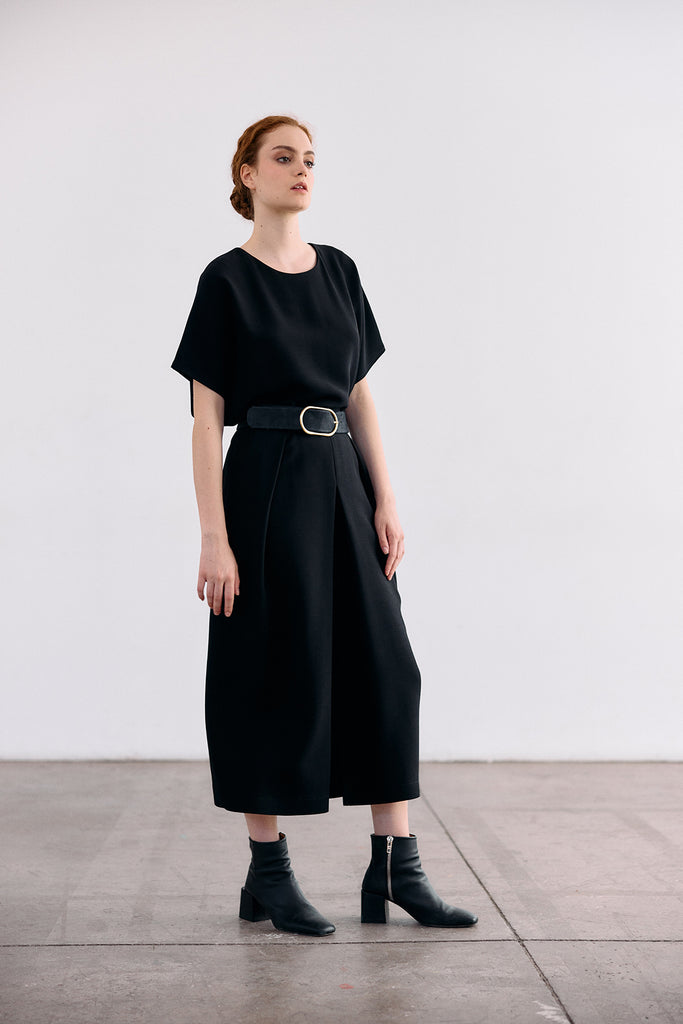 Center Pleat Dress - Ónix