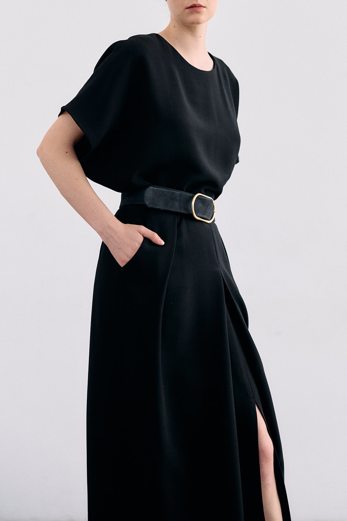 Center Pleat Dress - Ónix