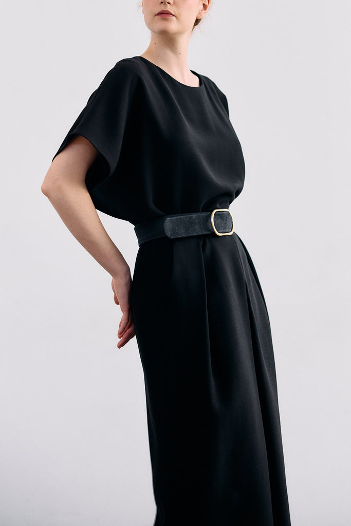 Center Pleat Dress - Ónix