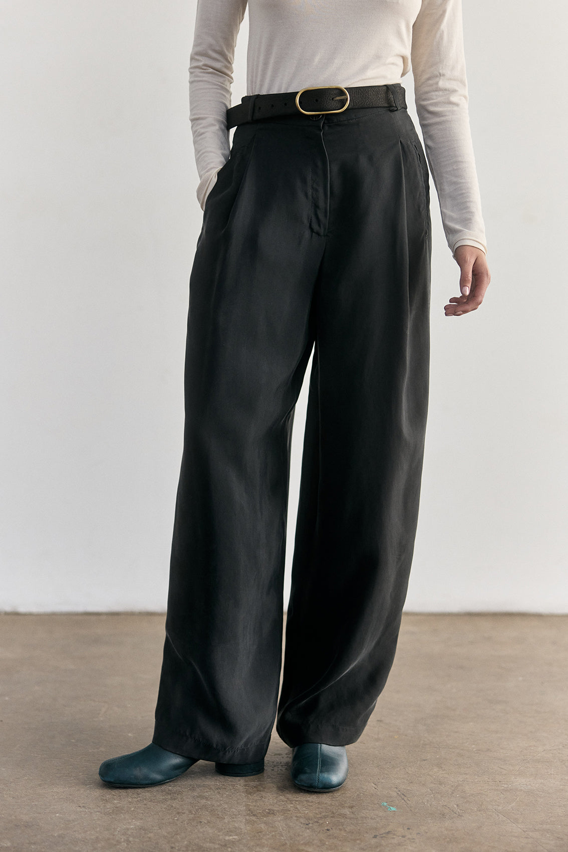 Thin Nubuck Leather Belt - Midnight