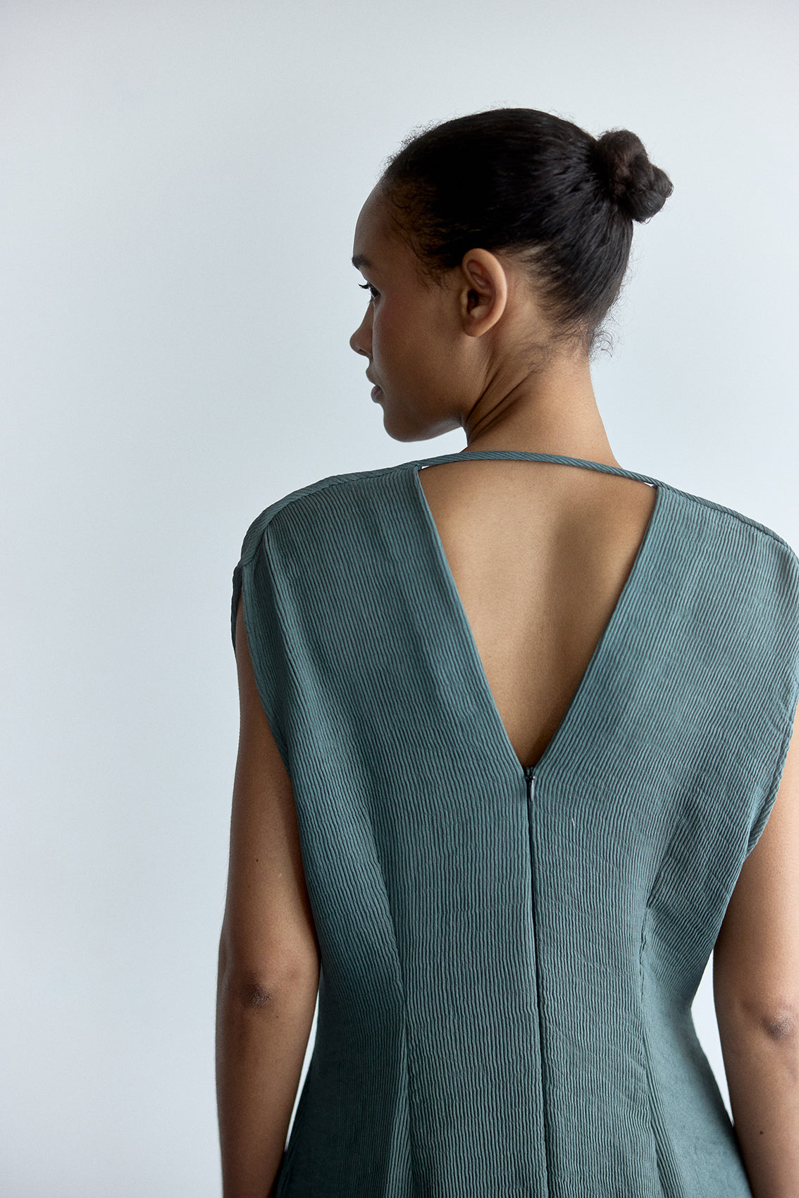 Vestido Escote V Plegado - Eucalipto