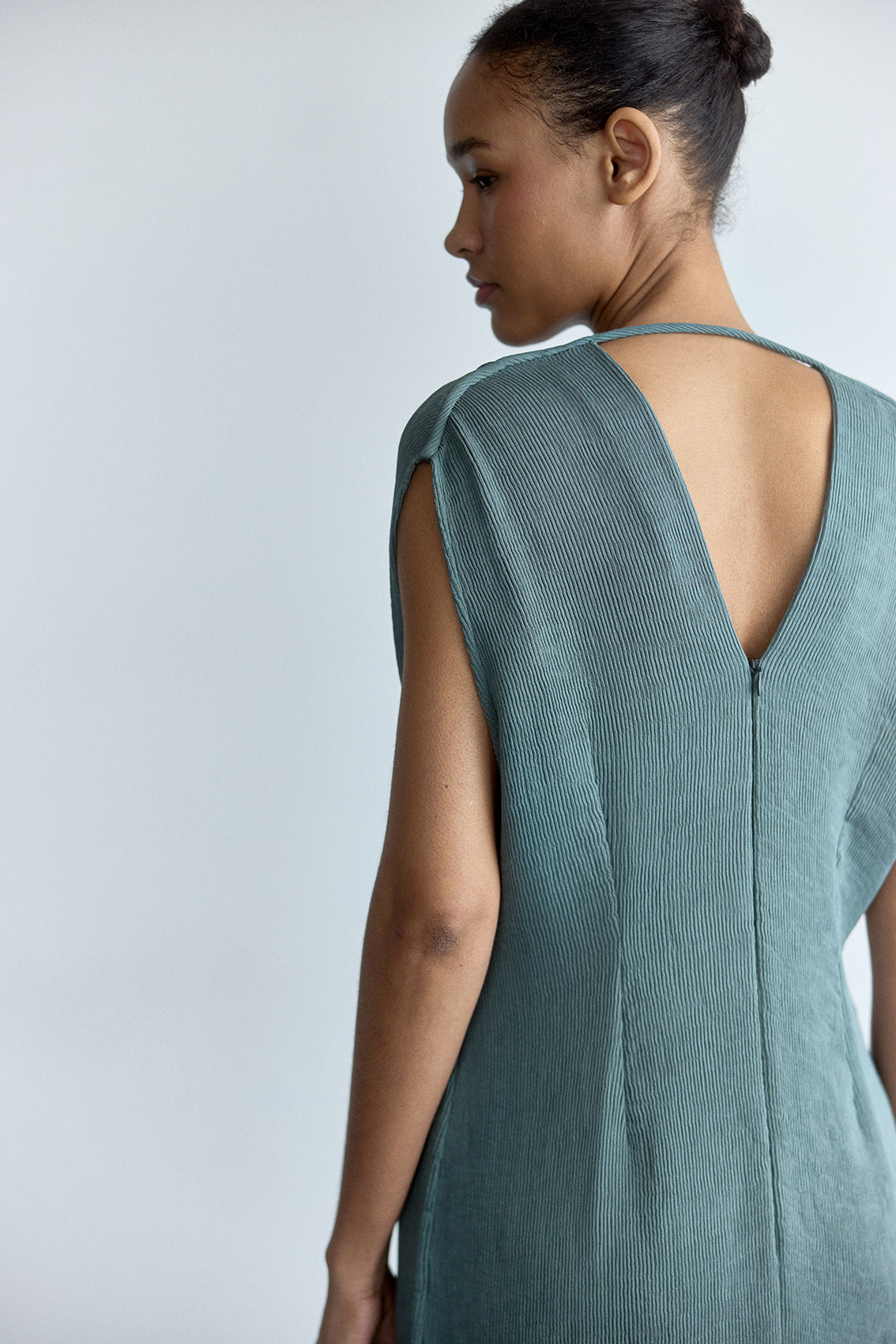 Vestido Escote V Plegado - Eucalipto