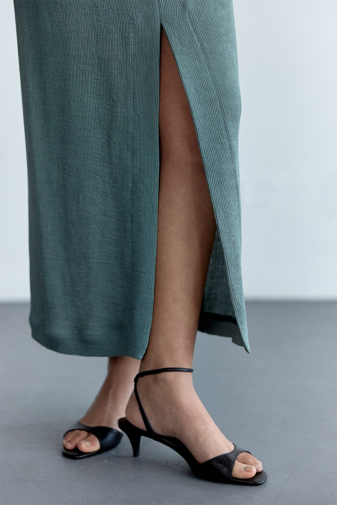 Vestido Escote V Plegado - Eucalipto