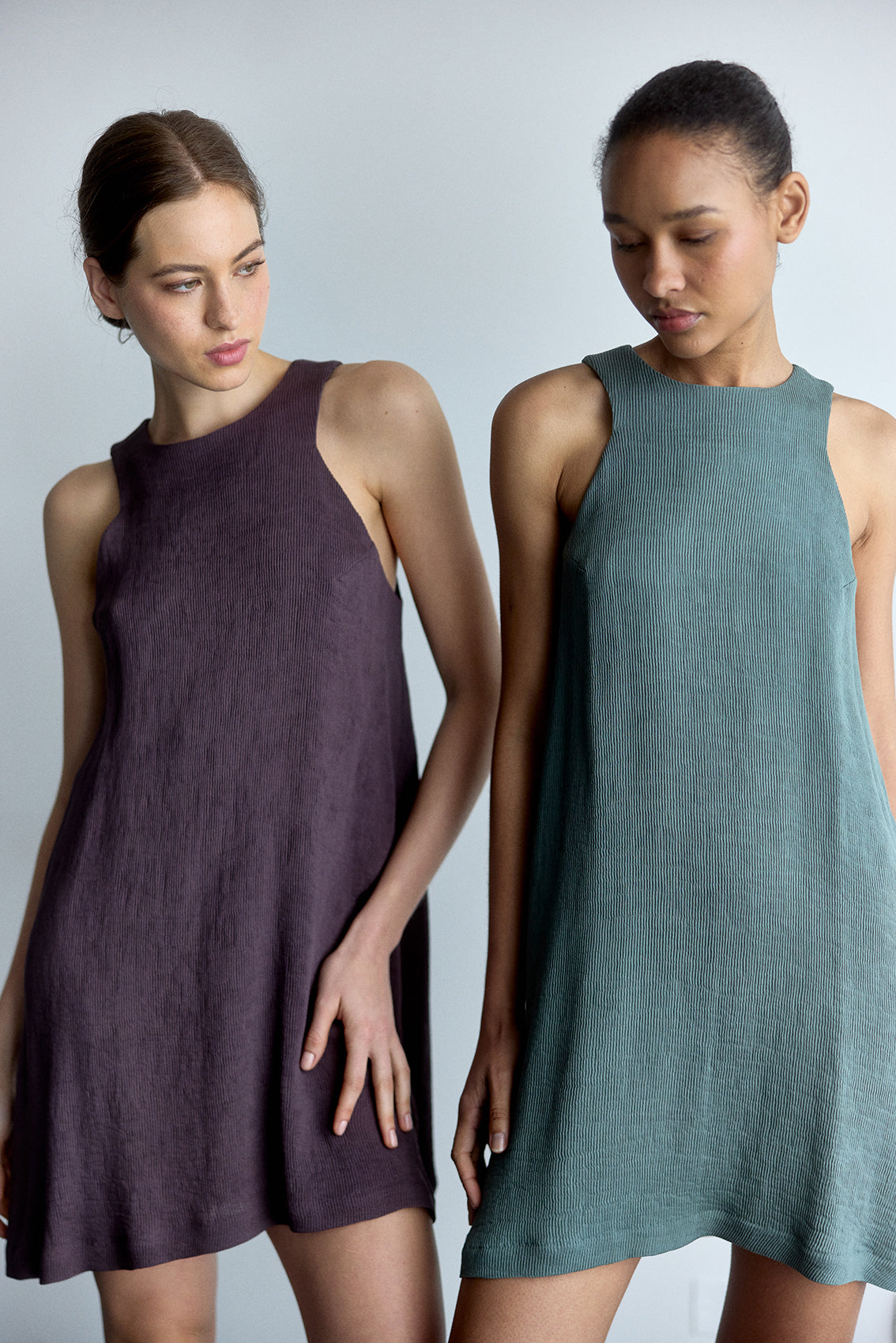 PREVENTA: Vestido Corto Halter Plegado - Eucalipto
