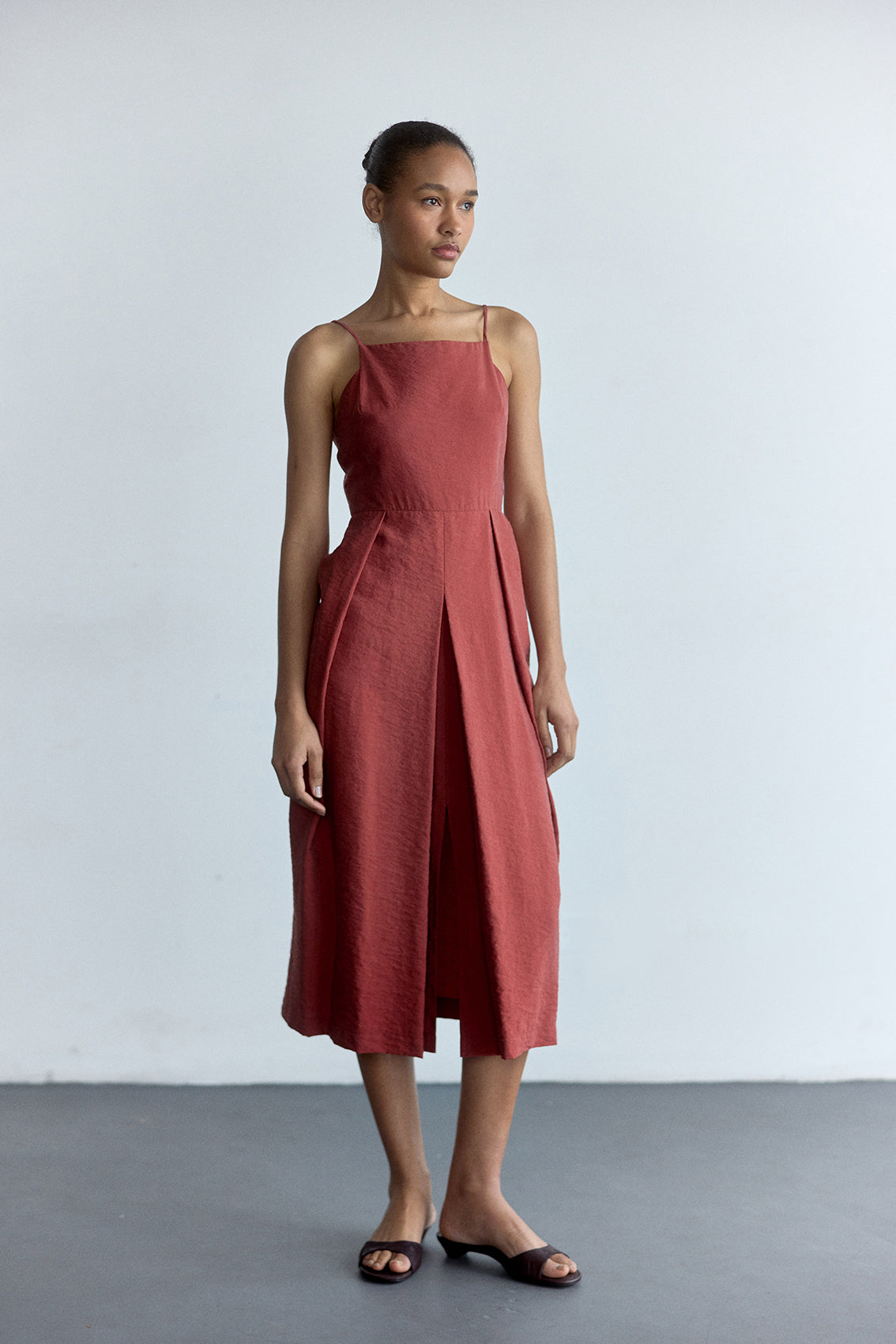 Vestido Jardinera Seda Rugosa - Grosella