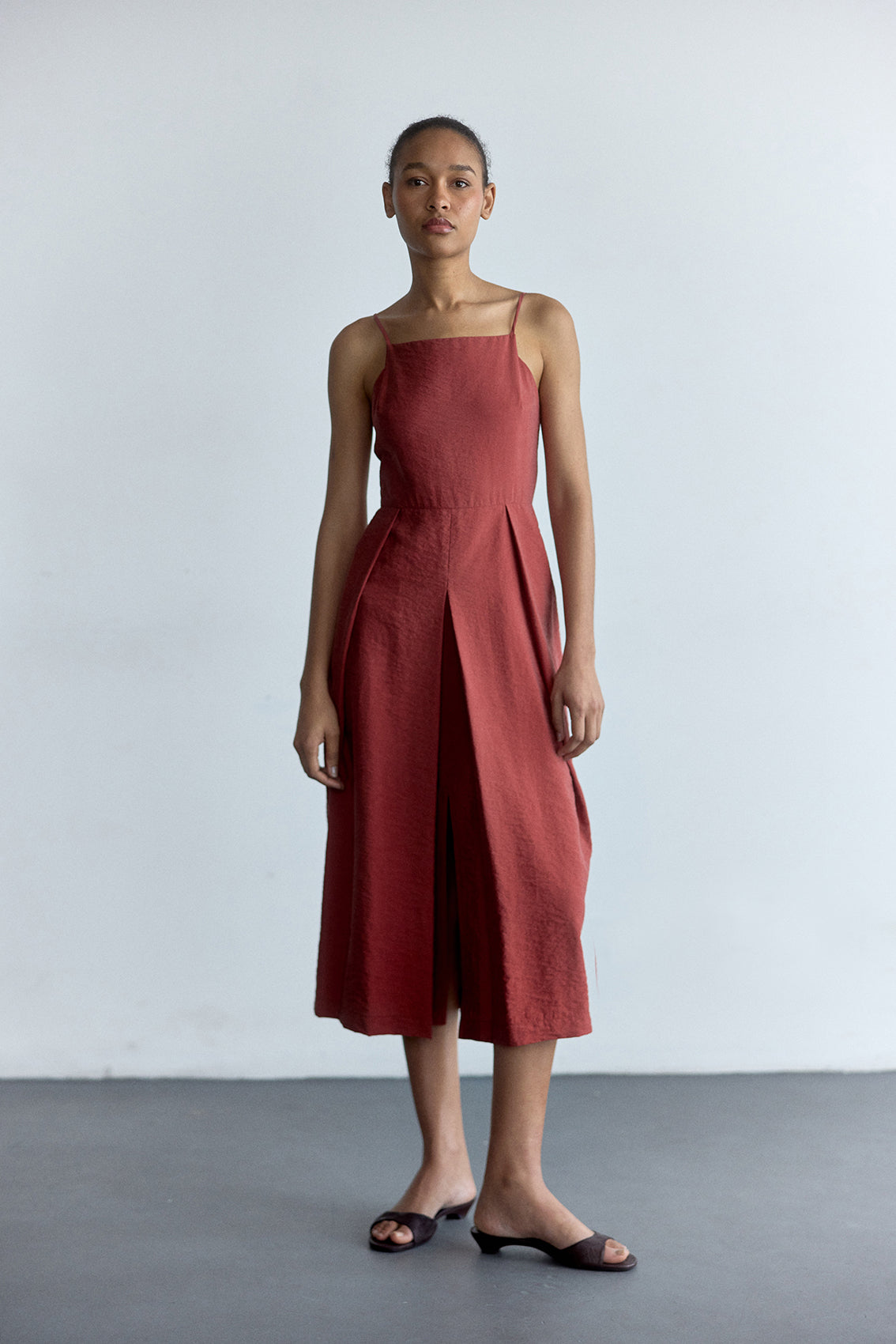 Vestido Jardinera Seda Rugosa - Grosella